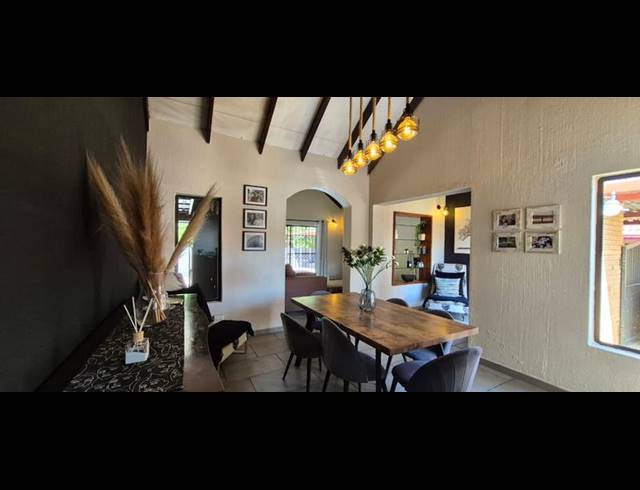 3 BEDROOM HOUSE FOR SALE IN CLUBVIEW